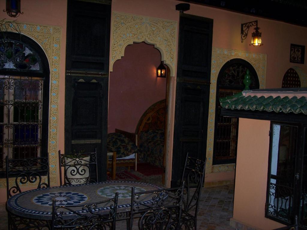 Riad Benchekroun Мекнес Номер фото